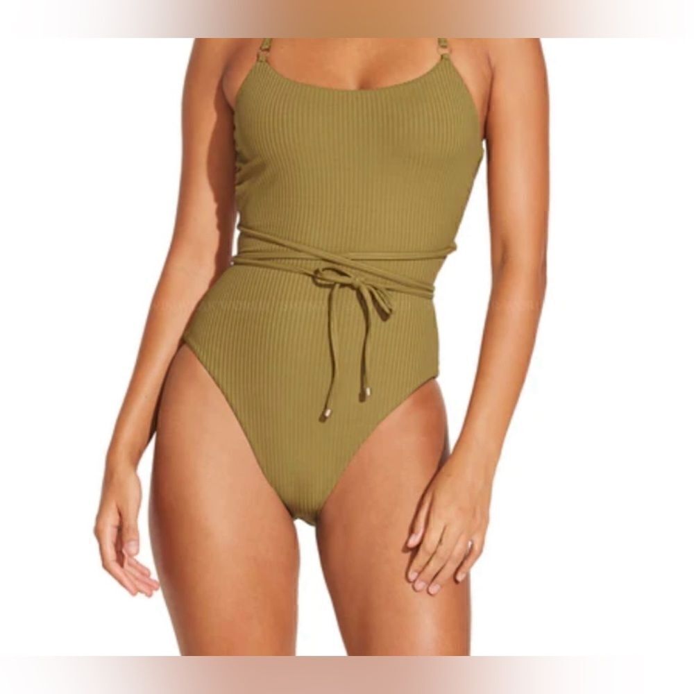 Vitamin A Yara wrap swimsuit size large NWOT